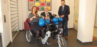 Duo-rolstoelfiets met trapondersteuning voor Vegelin State